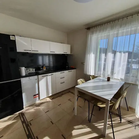 Tadeusz 2 B Apartment